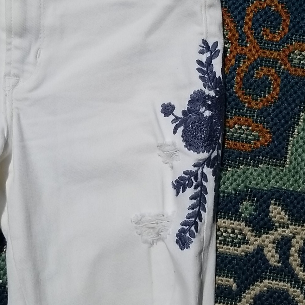 Abercrombie & Fitch Sz 00 White Embroidered Denim - Picture 3 of 5